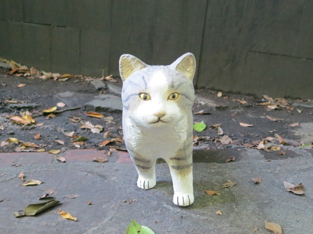 歩きねこ（白サバトラ）　Ｏ-373-3　陶製