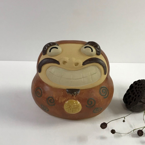いっひっひだるま　Ｏ-262　陶製　/Daruma/達摩 1枚目の画像
