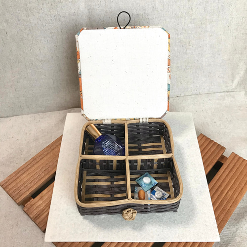 クラフトバンドの蓋付き小物入れ エコクラフト 紙バンド その他 クラフトバンドの蓋付き小物入れ エコクラフト 紙バンド その他