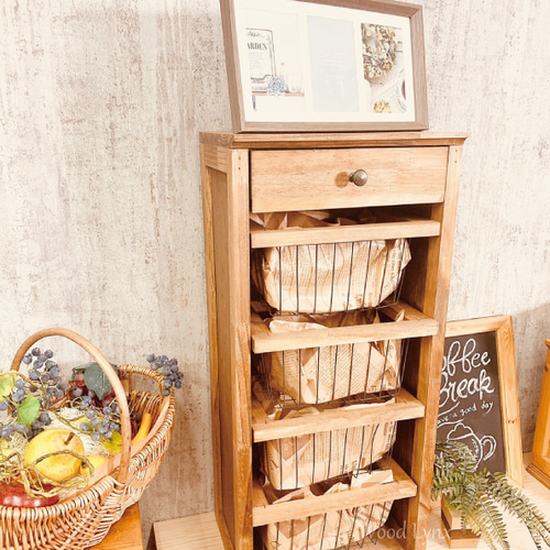 na アンティーク調　キャビネット　ラック　シェルフ　木製　引き出し付き 飾り棚付き リビングキャビネット 木製 リビング収納