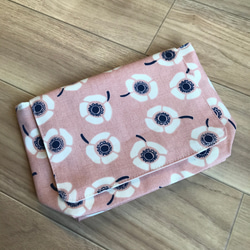 くすみピンクの花柄✳︎マジックテープ式✳︎横入れお弁当袋/封筒型 1枚目の画像