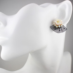 蕾絲和珍珠花耳環/耳環 第3張的照片