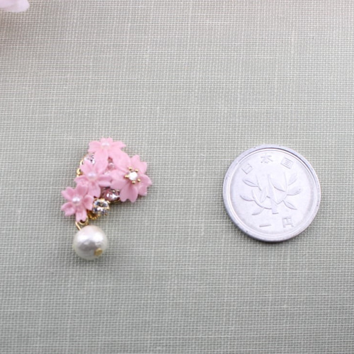 サクラスワロフスキーピアス/イヤリング イヤリング・ノンホールピアス