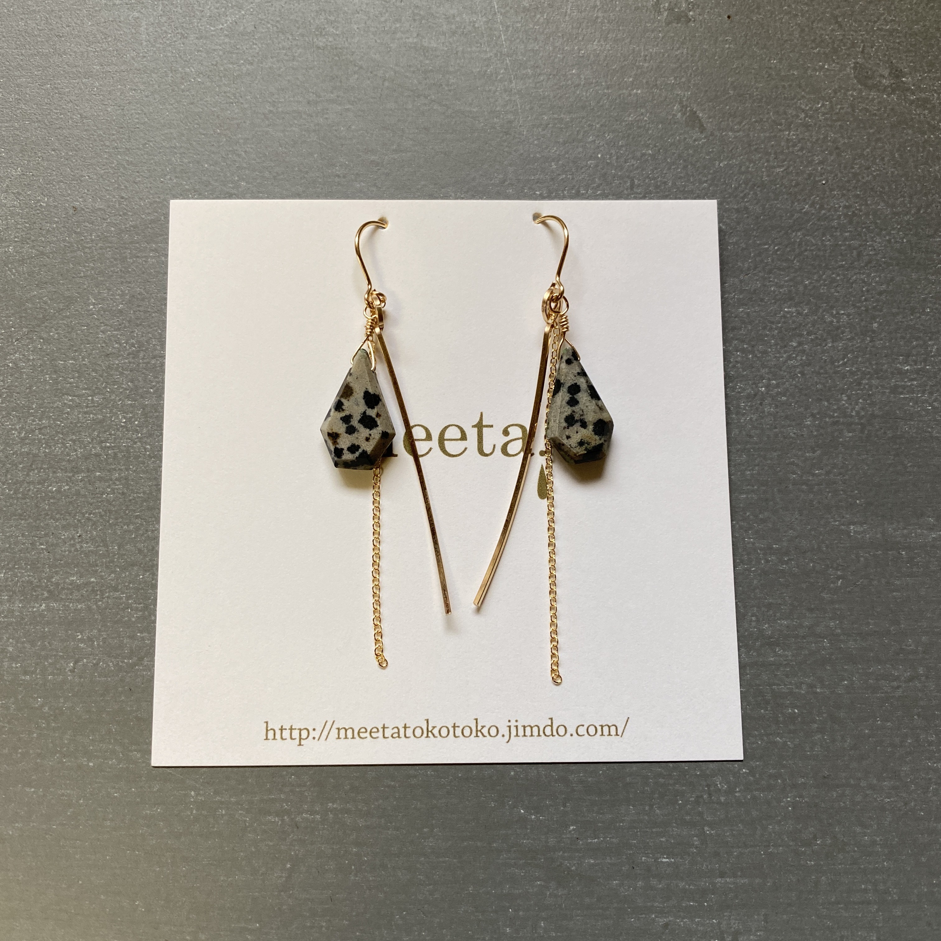 ダルメシアンジャスパーと金線k14gfピアス／イヤリング／ノンホールピアス