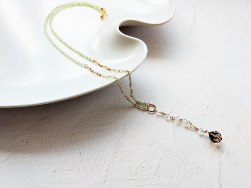 新緑のラリエットネックレス