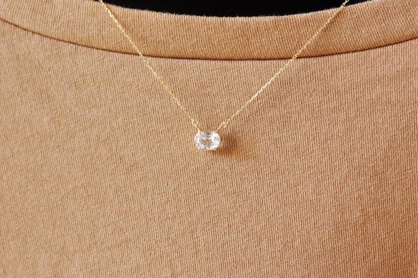 一粒トパーズとゴールド