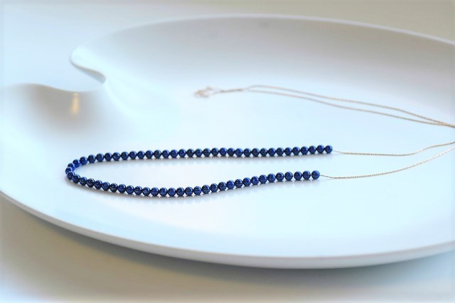 ラピスラズリのキラリネックレス