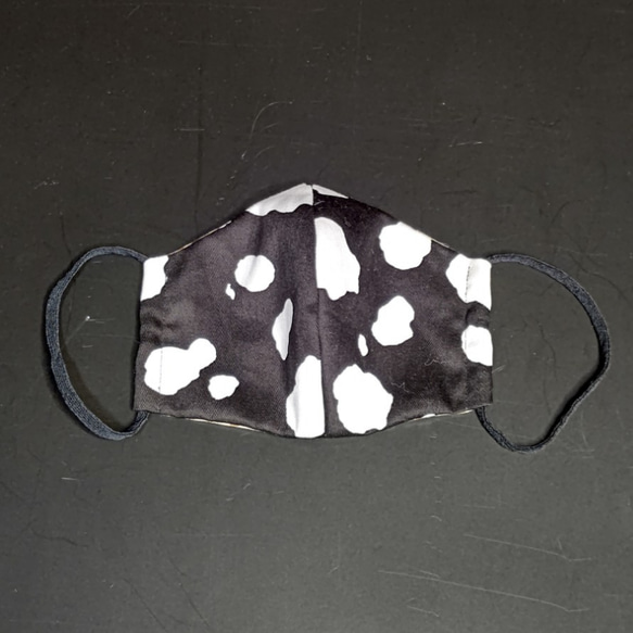 送料無料 ファッションマスク(立体)    :  牛柄/黒   1個 4枚目の画像
