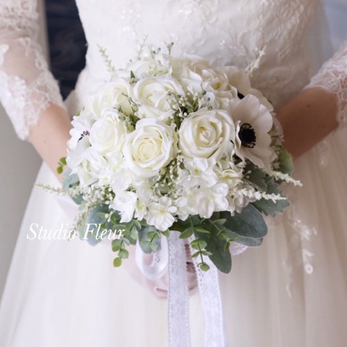 ホワイトブーケ・トレンドアネモネとローズとアジサイと（ブトニア付き