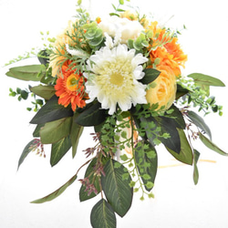 即納OK　オレンジ系ガーベラのクラッチブーケ（ウエディングブーケ造花） 4枚目の画像