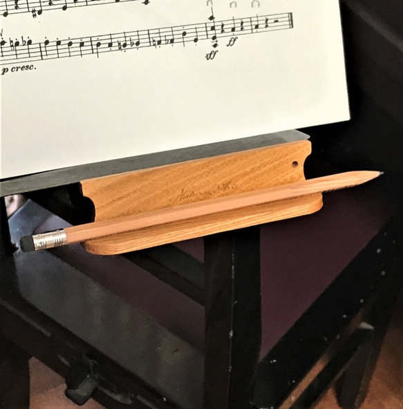 ケヤキＢ／ヴァイオリンモチーフの譜面台鉛筆置き／マグネット吸着 3枚目の画像