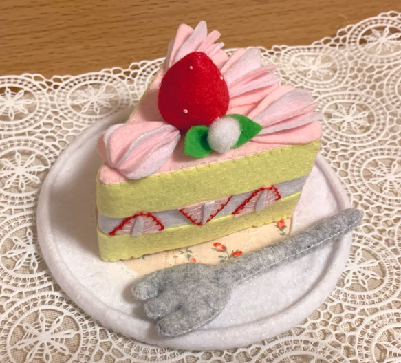 いちごのピンクホールケーキ 2枚目の画像