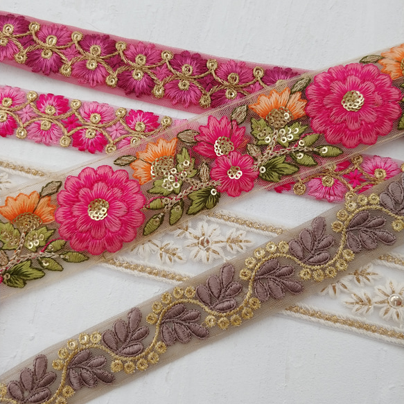 0.5ヤード　約45ｃｍ　　インド刺繍リボン　花柄　ピンク系 2枚目の画像