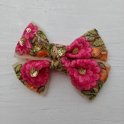 Creema限定　刺繍のBonheur ruban　ヘアクリップ　花柄ピンク　 2枚目の画像