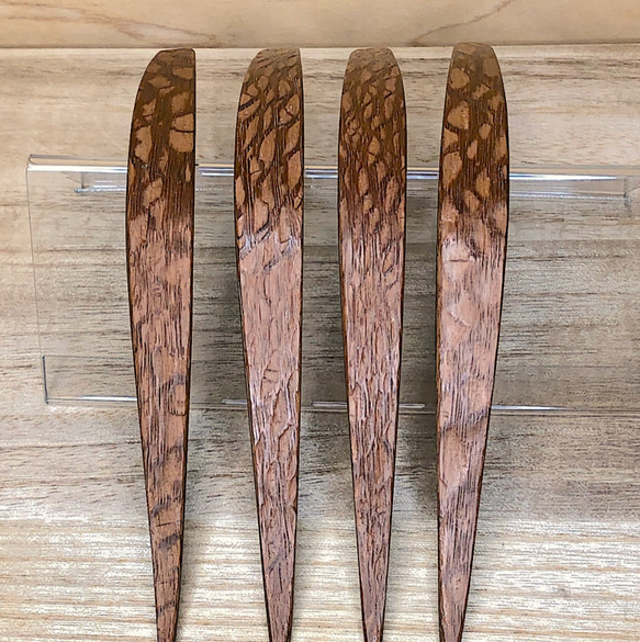 木製かんざし　虎斑杢目素材　シャークウッド　裏面月桂樹　木製ハイブリットのかんざし　 1枚目の画像