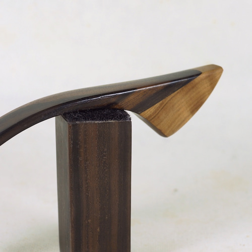 黒檀、その他高級木材の山