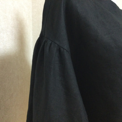 リネン100%  ふんわり袖のブラウス　ブラック 4枚目の画像