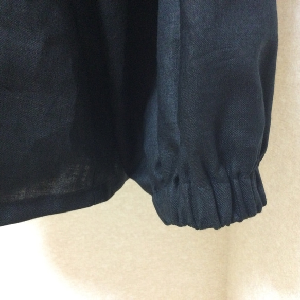リネン100%  ふんわり袖のブラウス　ブラック 5枚目の画像