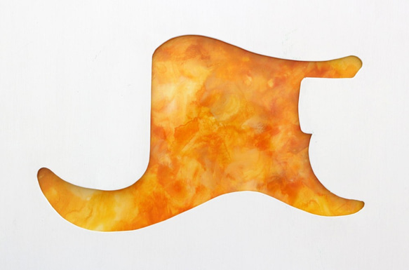 プレシジョンベース・ストラトキャスターギター用ピックガード未加工板　PYW01 2枚目の画像