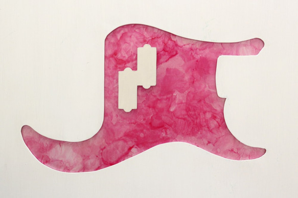 プレシジョンベース・ストラトキャスターギター用ピックガード未加工板　PPKM01 2枚目の画像