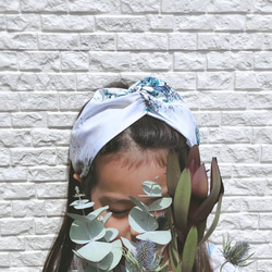小花柄ヘアバンド白×緑　こどもフリーサイズ　USAコットン/輸入生地 6枚目の画像