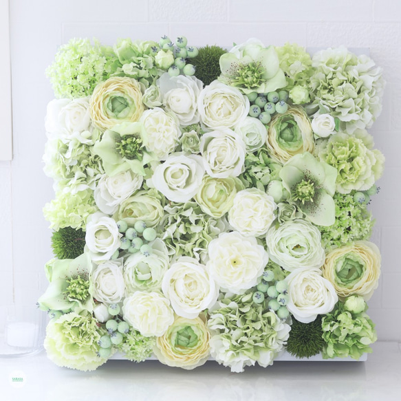 シルバーフレームのホワイトグリーンアレンジ アートフラワー sarasa  