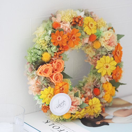 ビタミンカラーのジニアリース（直径約26cm） リース sarasa