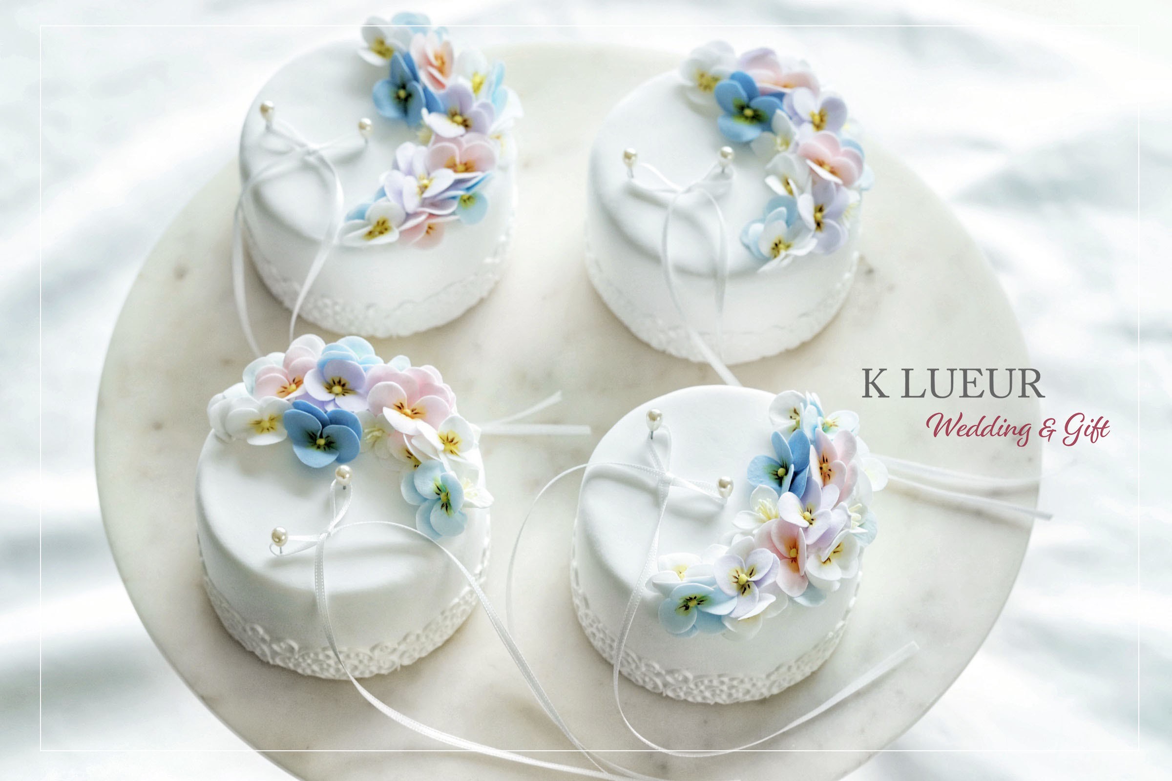 パンジーと小花のクレイケーキリングピロー