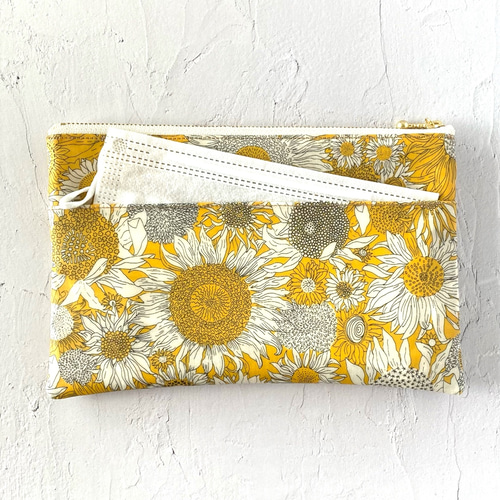 再販【 Wファスナー ＋ 後ポケット 】リバティ／ラミネートポーチ9