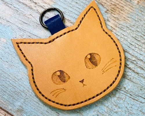 ネコのキーホルダー /手描き/猫/ねこ/にゃんこ/レザー/一点モノ