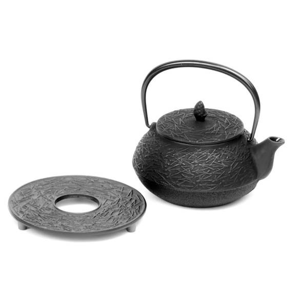 南部鐵器 岩鑄 茶壺 5型松葉（黑色）0.65L 日本製造 第17張的照片