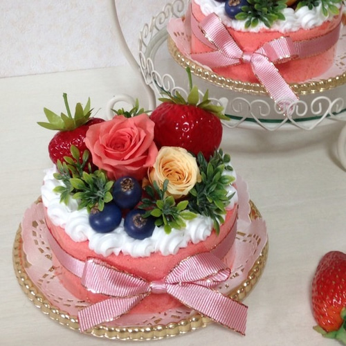 いちごのフラワーケーキ〔プリザーブドフラワー〕 プリザーブド