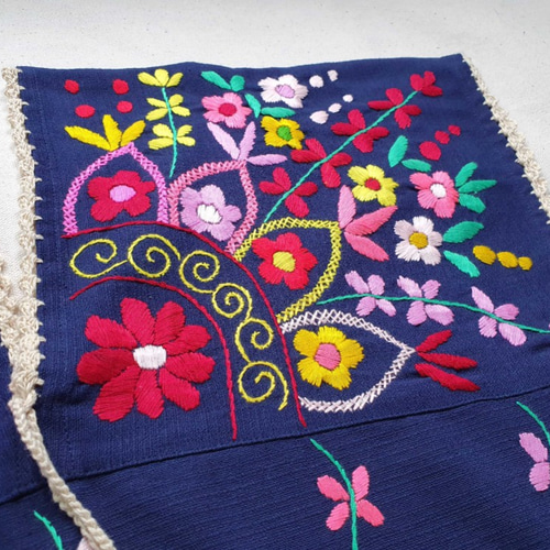 タイハンドメイド刺繍 カレン族民族衣装スタイル ブラウス タイハンドメイド刺繍 カレン族民族衣装スタイル ブラウス