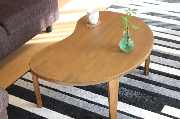 折りたたみ　そら豆テーブル　木の脚がかわいい「まめっこ」無垢材ローテーブル　自然塗装　横幅89㎝　チーク色 1枚目の画像
