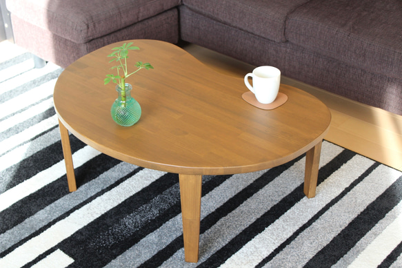 折りたたみ　そら豆テーブル　木の脚がかわいい「まめっこ」無垢材ローテーブル　自然塗装　横幅89㎝　チーク色 3枚目の画像