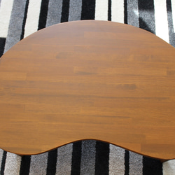 折りたたみ　そら豆テーブル　木の脚がかわいい「まめっこ」無垢材ローテーブル　自然塗装　横幅89㎝　チーク色 6枚目の画像