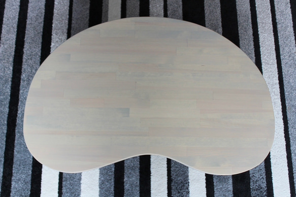 折りたたみ　そら豆テーブル　木の脚「まめっこ」無垢材　ローテーブル　自然塗装　グレー色　横幅89cm 6枚目の画像