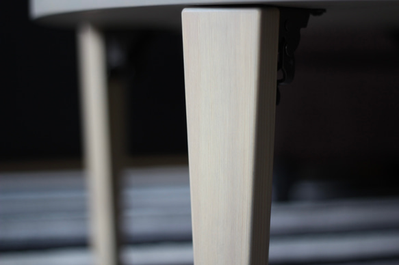 折りたたみ　そら豆テーブル　木の脚「まめっこ」無垢材　ローテーブル　自然塗装　グレー色　横幅89cm 7枚目の画像