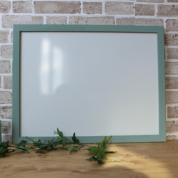 【日本製ホワイトボード板】木枠のホワイトボード　ピスタチオグリーン　壁掛けキット付き　横65cm ×縦50cm 2枚目の画像