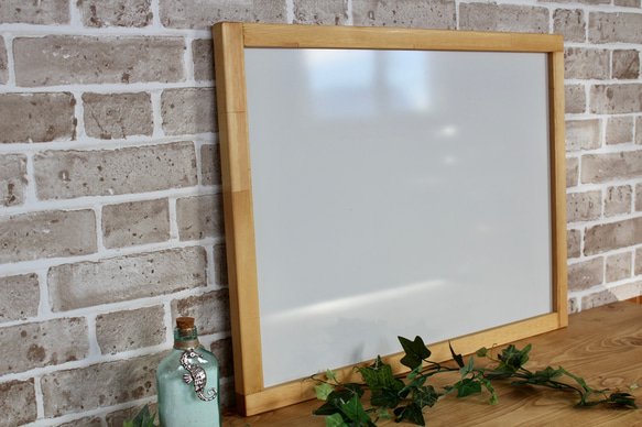 ホワイトボード　天然木　木製　壁掛け　自立型 1-2W きえすぎくん フラットタイプ 壁掛型 300×300mm HK-06-11