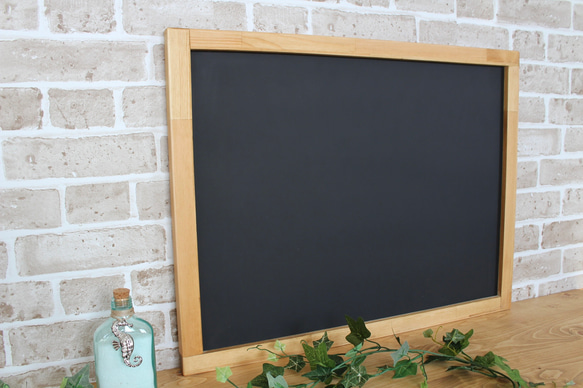 壁掛け黒板　チョークと黒板消し付き 木枠のかわいい黒板 ダークウォルナット色 壁掛けキット ミニ