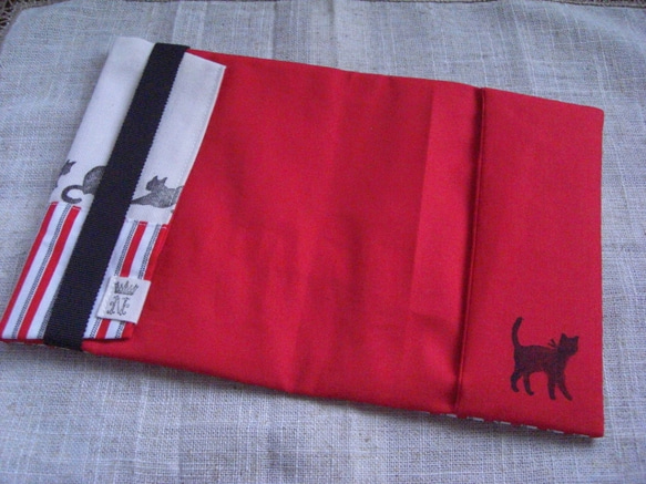 猫スタンプのブックカバー（red） 2枚目の画像