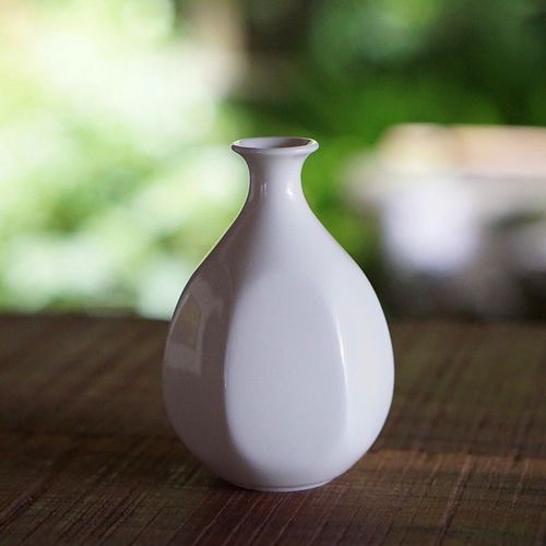 白磁ぐい呑み 器 作家物 染付紋様 禍々しい 陶芸