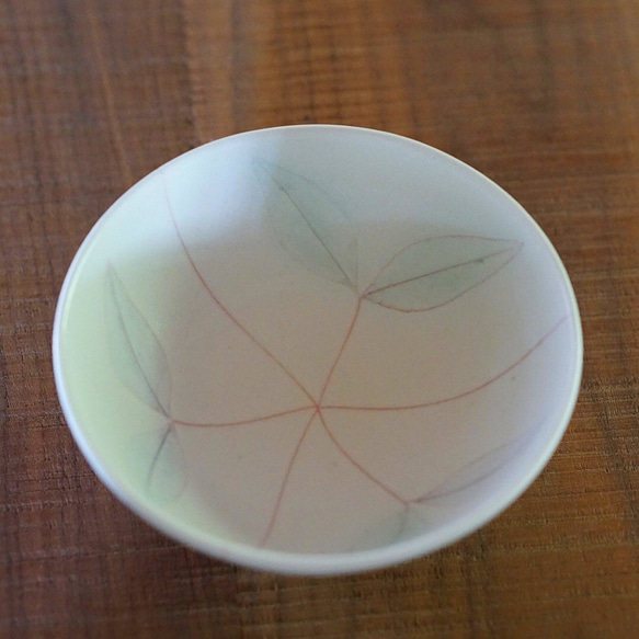 茶碗　ナチュラル　白　植物　作家　丹下郁　南天 3枚目の画像