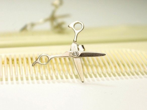 為理髮師創造的剪刀耳環　SV(銀色) 第2張的照片