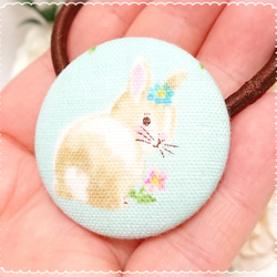 再販！ほんわか可愛いうさぎのくるみボタンのヘアゴム❤️✨blue⑤ 送料無料 ウサギ 大人可愛い プレゼント ラッピング 4枚目の画像