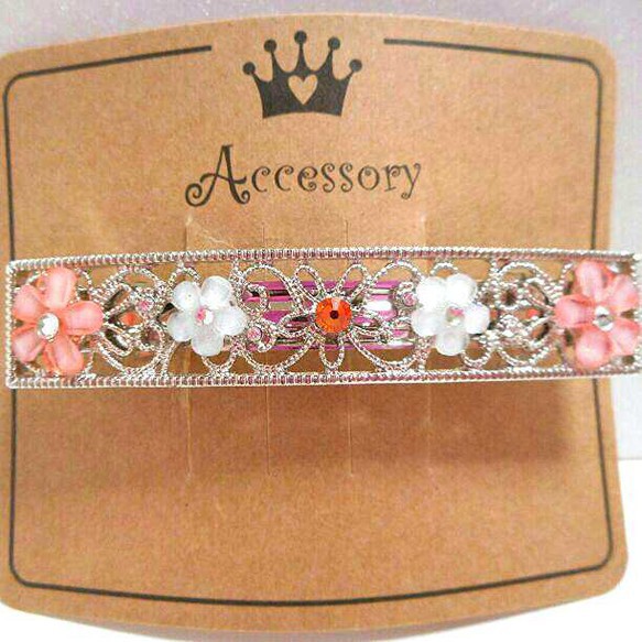 再々販！スワロと花の春色バレッタ♡*silver② バレッタ riry 通販 