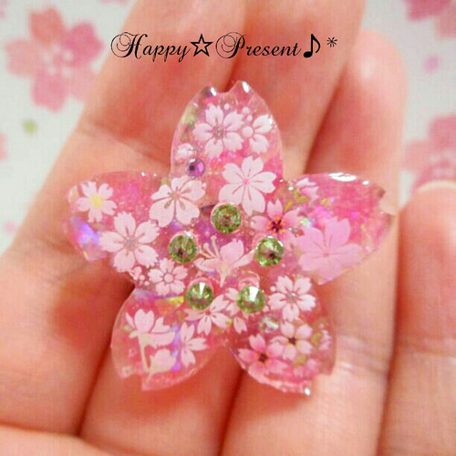 再販3桜の華やかスワロフスキーpinkブローチ❤✨ 送料無料 大人