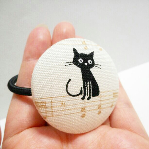 再販多数！大人可愛い黒猫のまんまる音符ヘアゴム❤②送料無料　ねこ　猫　楽譜　くるみボタン　アニマル　プチプラ　プレゼント 2枚目の画像