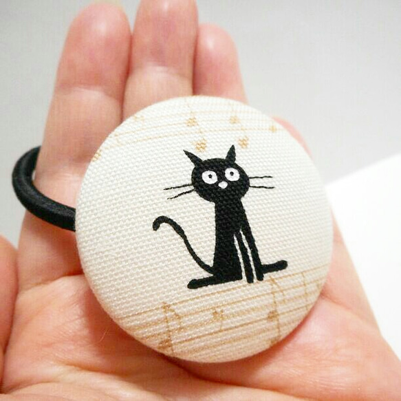 大人可愛い黒猫のまんまる音符ヘアゴム❤✨③　送料無料　ねこ　猫　楽譜　くるみボタン　アニマル　プチプラ　プレゼント 3枚目の画像
